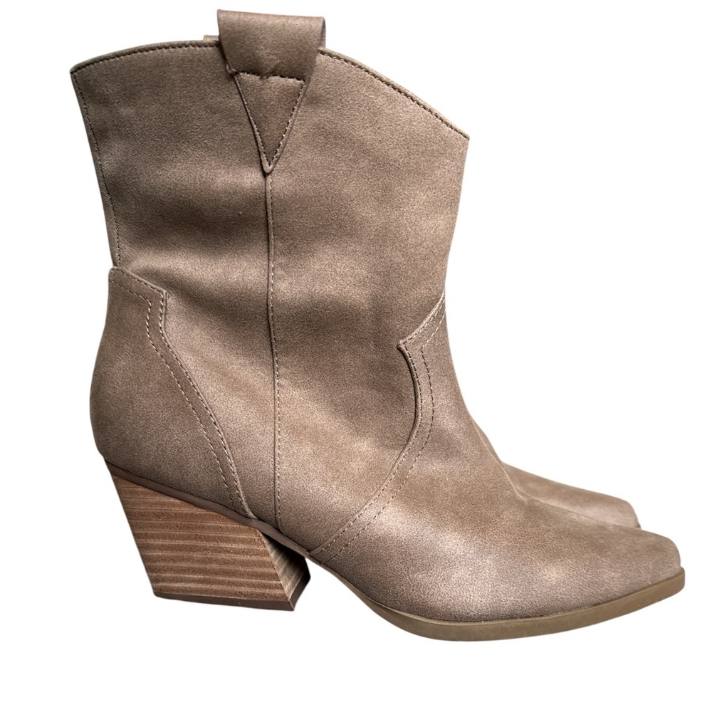NEW NWT DV Dolce Vita Keilani western boots size 8 color mushroom taupe
